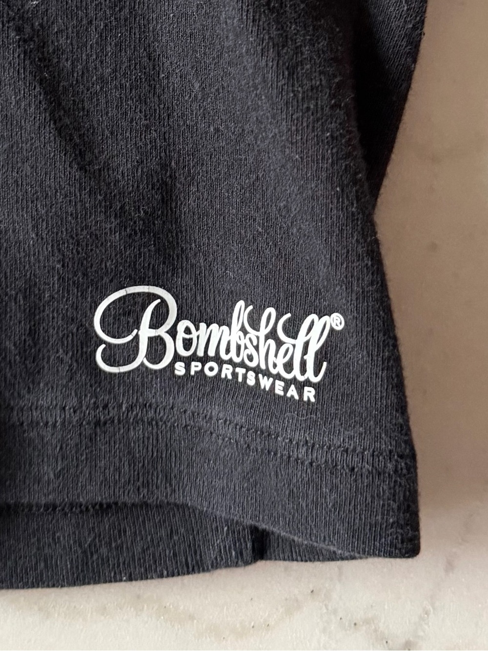 Bombshellsportswear Black Crop Top Active Sweatshirt - Picture 2 of 2